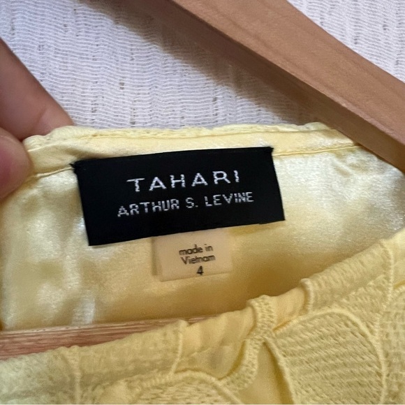 Tahari "Easter Lilly" yellow cut-out dress size 4 Arthur S. Levine - Picture 4 of 5